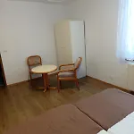 Gorskie Zacisze בית הארחה